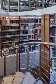 © A. Obermüller Blick in die Bibliothek